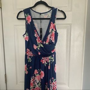 Medium sleeveless nursing/maternity dress
